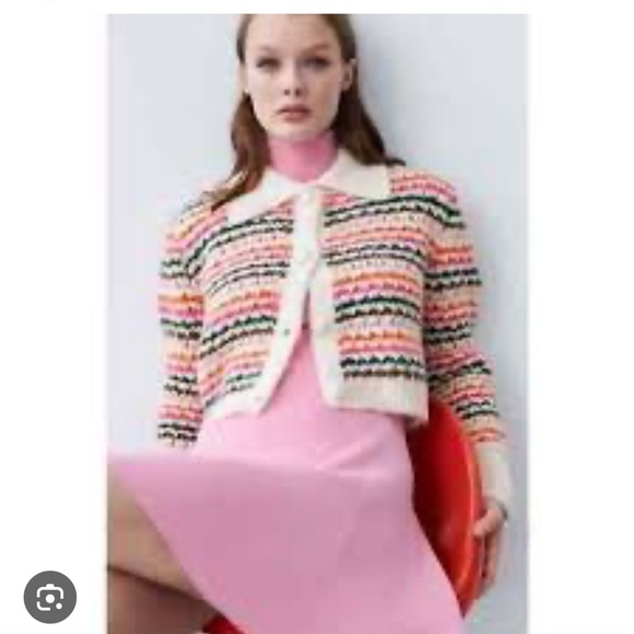 Zara blogger Bloggers Favorite
Rainbow Stripe Button Up Lapel... - Picture 7 of 7